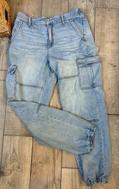 American Eagle Cargo Jogger Jeans Women’s Size 6 Light Wash